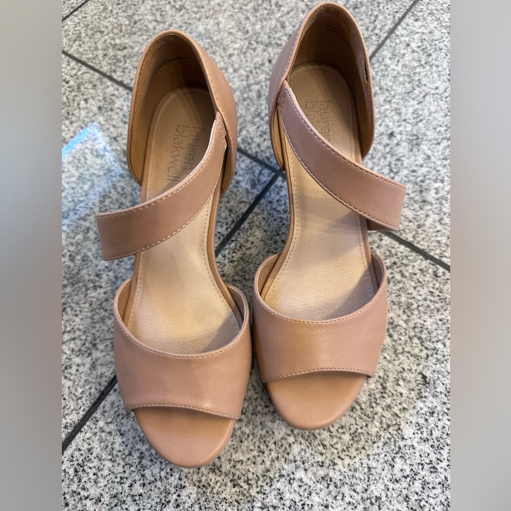 Buckley & Baker Tan Women's Heels